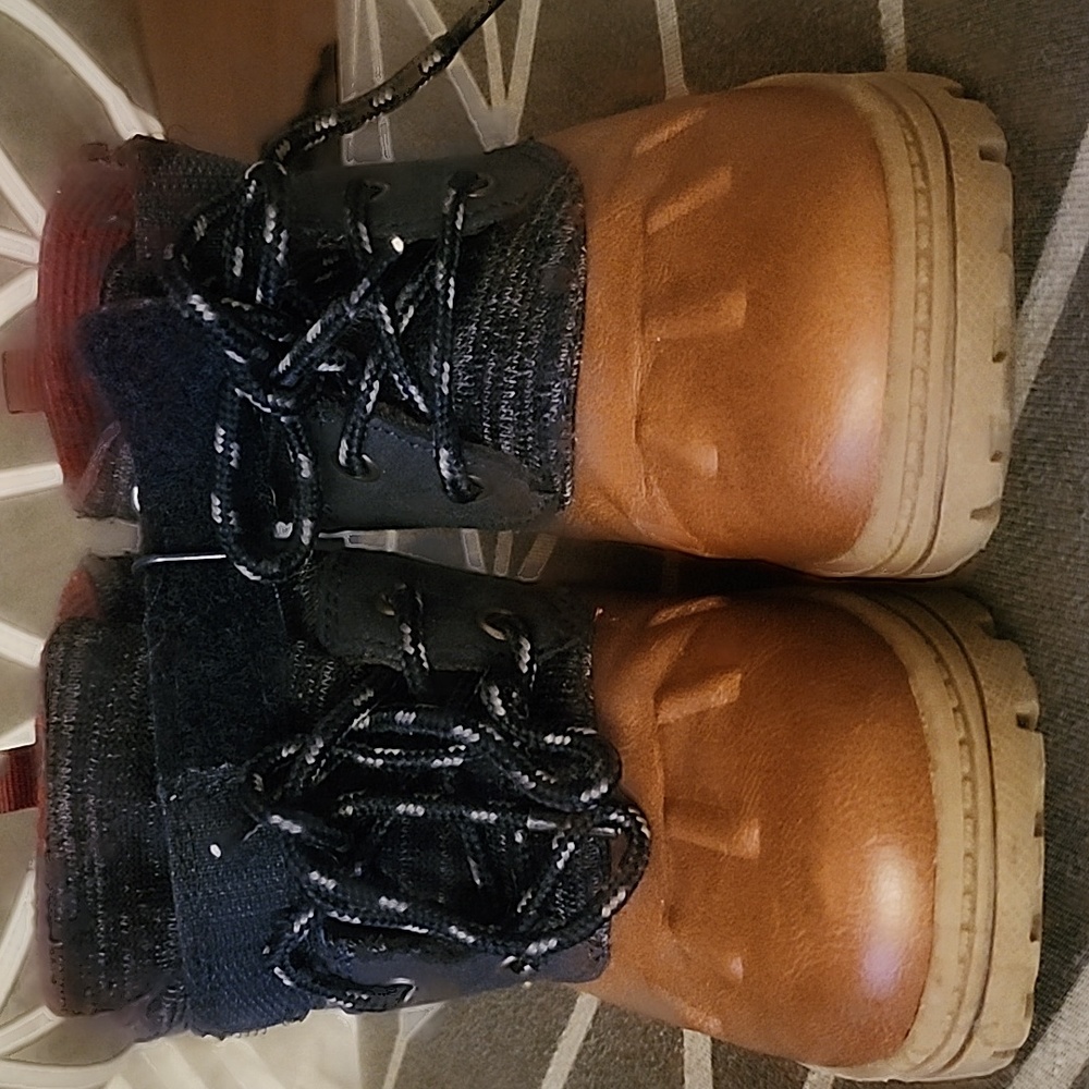 Carter's Winter Boots| Size 11M | Brown